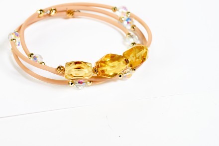 Браслет &quot;Конфетка&quot; из Янтаря на струне купить